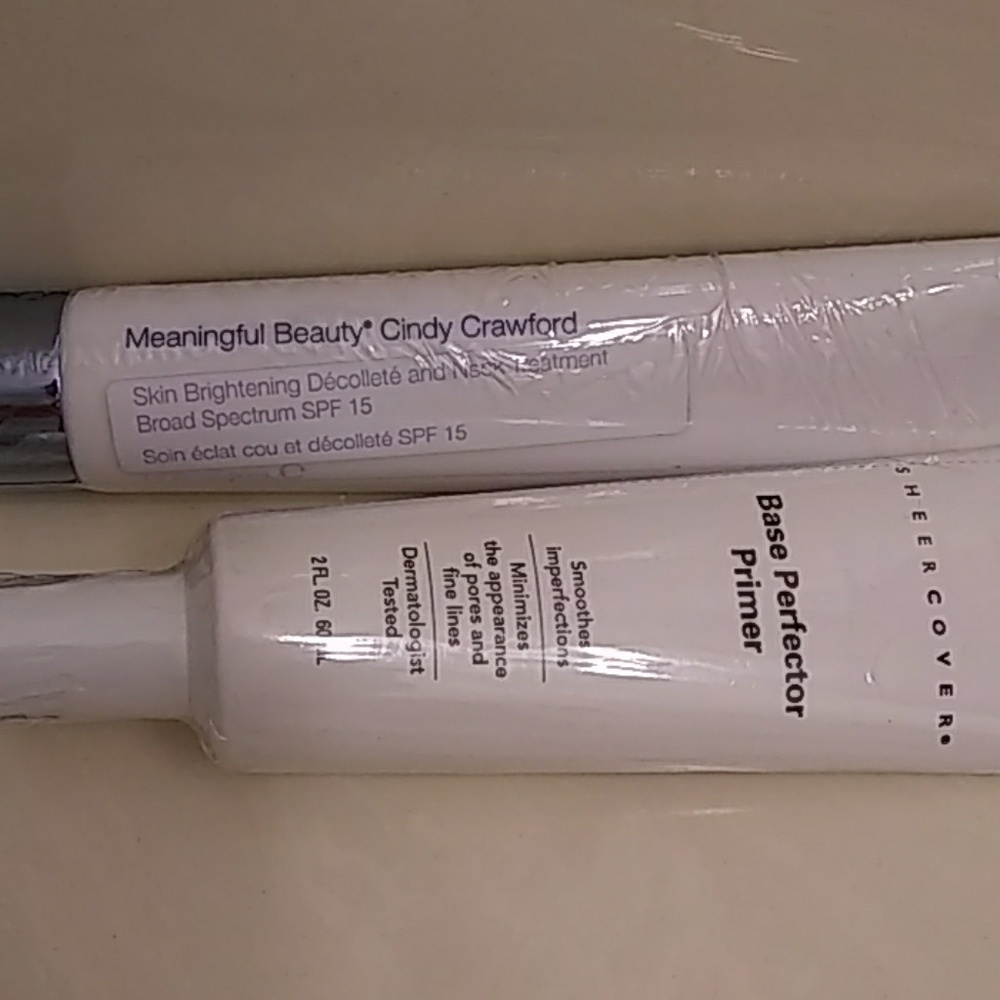 Cindy Crawford Meaningful Beauty with free primer